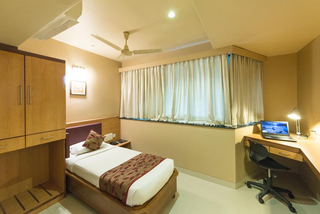 Hotel Prestige 门格洛尔 外观 照片